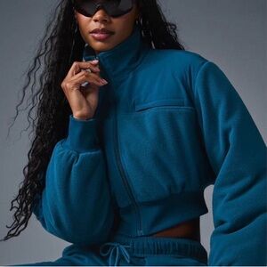 Alo Yoga Women’s Blue Cropped Fleece Jacket